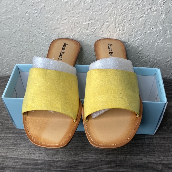 Yellow flip flop - Picture 3 of 5